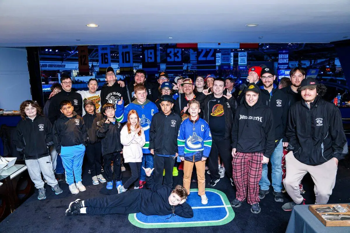 South Island Ravens adaptive hockey team featured at Rogers Arena